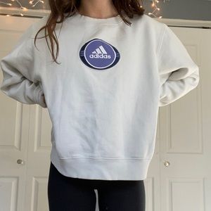 VINTAGE ADIDAS CREWNECK🤩
